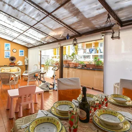 3 Bedroom Cozy In Sestri Ponente *