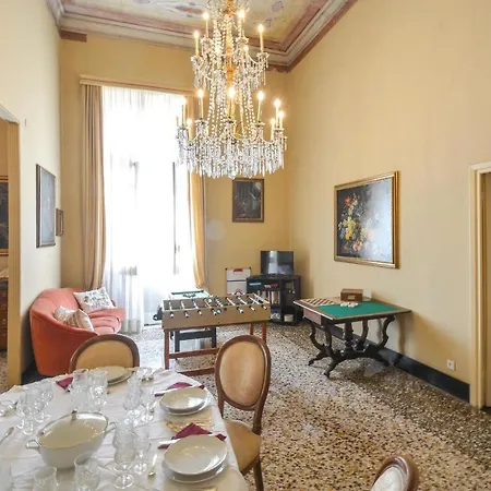 3 Bedroom Cozy In Sestri Ponente Apartment