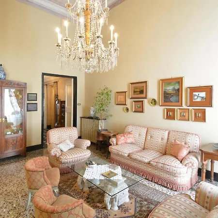 3 Bedroom Cozy In Sestri Ponente