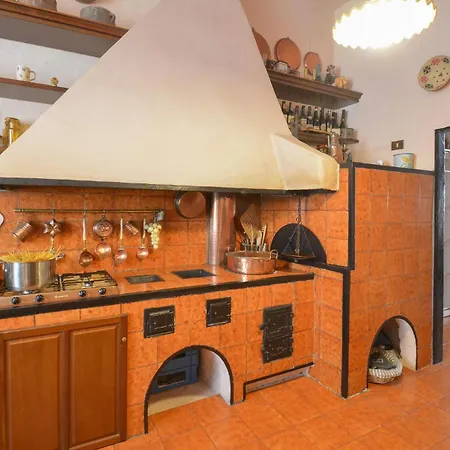 Apartment 3 Bedroom Cozy In Sestri Ponente
